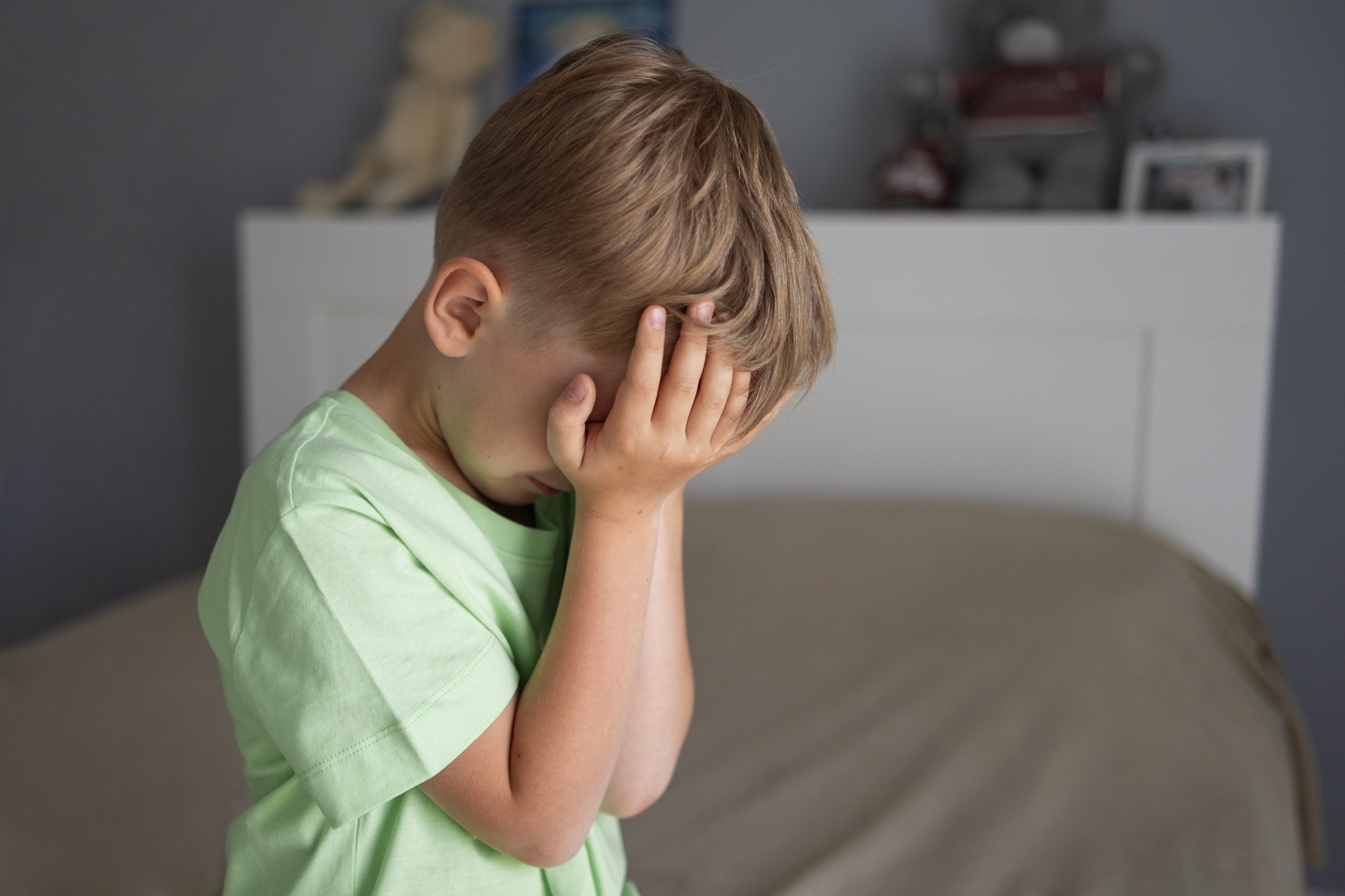 mengelola emosi orang tua, cara menghadapi anak tantrum, parenting tanpa marah, sabar menghadapi anak, Bunda, si Kecil